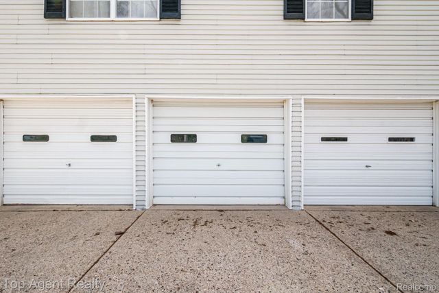 24755 Meadow Lane, Harrison Charter Township, MI 48045