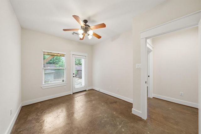 5524 Larkin Street B, Houston, TX 77007