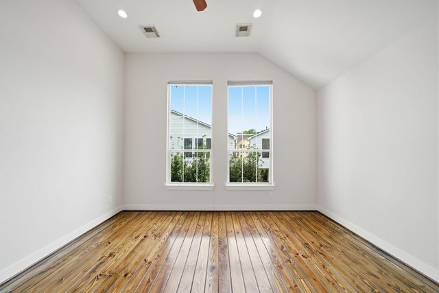 5524 Larkin Street B, Houston, TX 77007
