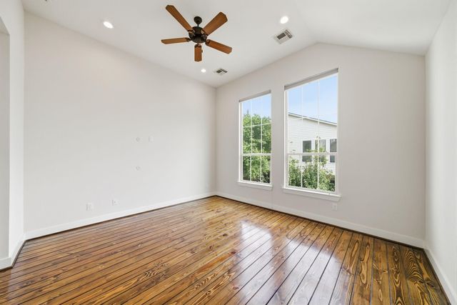5524 Larkin Street B, Houston, TX 77007