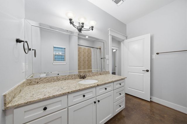 5524 Larkin Street B, Houston, TX 77007