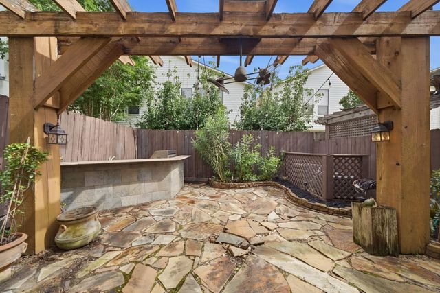 5524 Larkin Street B, Houston, TX 77007