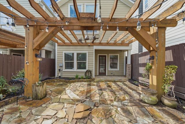 5524 Larkin Street B, Houston, TX 77007