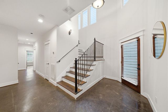 5524 Larkin Street B, Houston, TX 77007