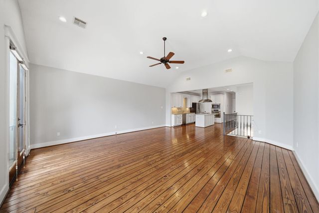 5524 Larkin Street B, Houston, TX 77007