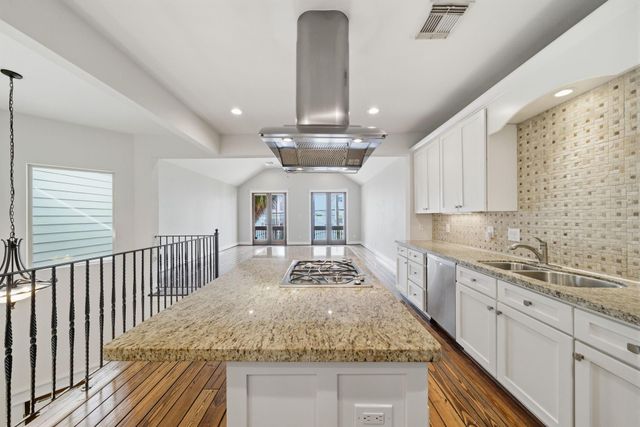 5524 Larkin Street B, Houston, TX 77007