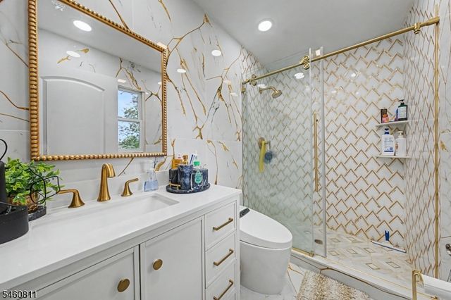 631 Oak Ave, Saddle Brook Twp., NJ 07663
