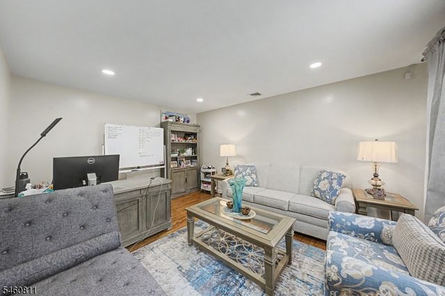 631 Oak Ave, Saddle Brook Twp., NJ 07663