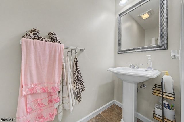 631 Oak Ave, Saddle Brook Twp., NJ 07663