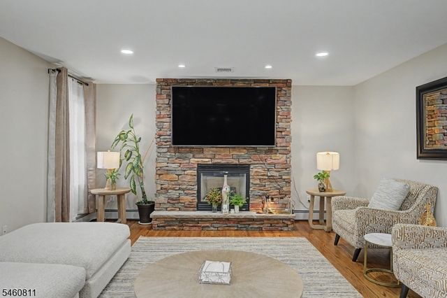 631 Oak Ave, Saddle Brook Twp., NJ 07663