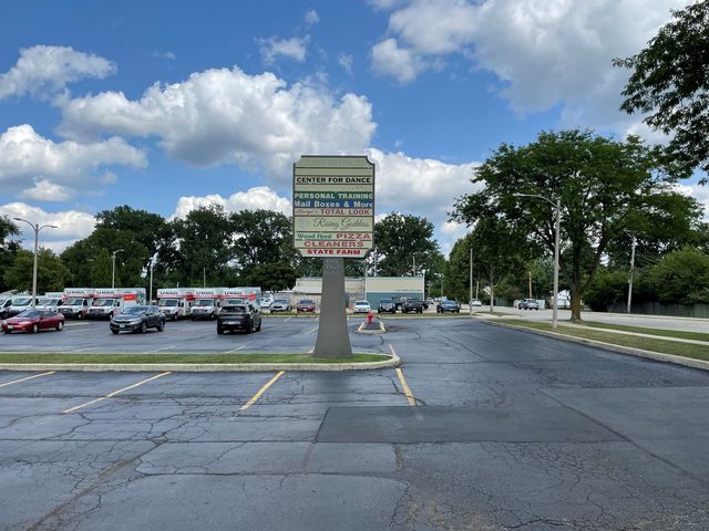 210 E Chicago Avenue, Westmont, IL 60559