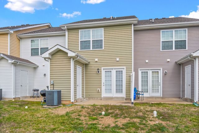 324 Sam Houston Cir, Clarksville, TN 37040