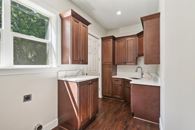 115 Palo Blanco Street, Mabank, TX 75156