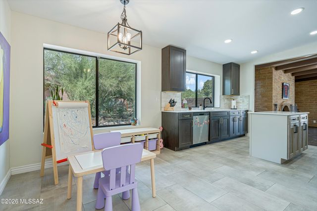 5142 E Camino Bosque, Tucson, AZ 85718