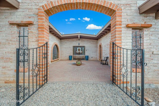 5142 E Camino Bosque, Tucson, AZ 85718