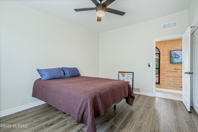 5142 E Camino Bosque, Tucson, AZ 85718