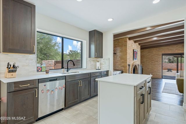 5142 E Camino Bosque, Tucson, AZ 85718