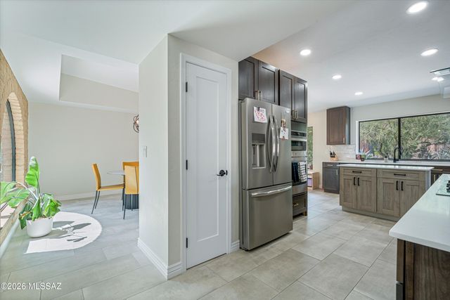 5142 E Camino Bosque, Tucson, AZ 85718