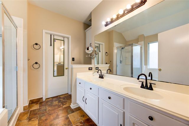 10622 Lonesome Dove Trail, Houston, TX 77095