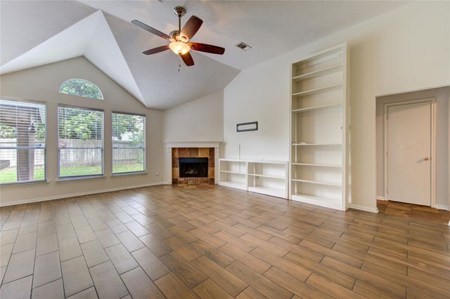 10622 Lonesome Dove Trail, Houston, TX 77095