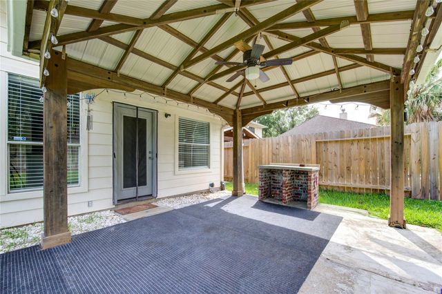 10622 Lonesome Dove Trail, Houston, TX 77095