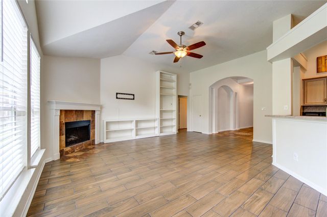 10622 Lonesome Dove Trail, Houston, TX 77095