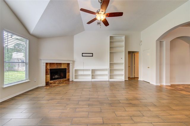 10622 Lonesome Dove Trail, Houston, TX 77095