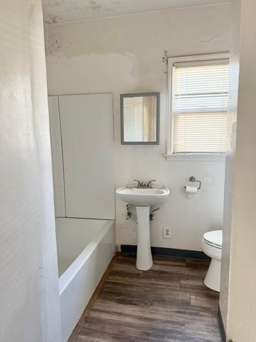 137 N H Street, Exeter, CA 93221