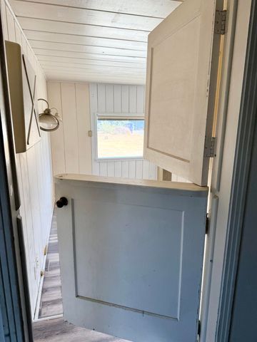 137 N H Street, Exeter, CA 93221