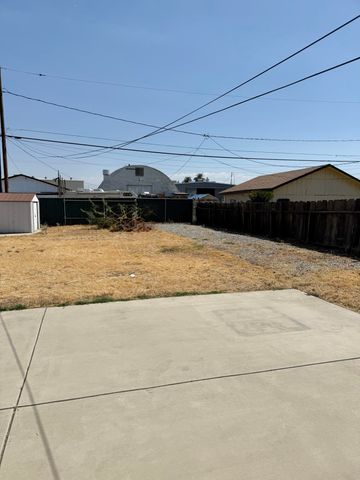 137 N H Street, Exeter, CA 93221