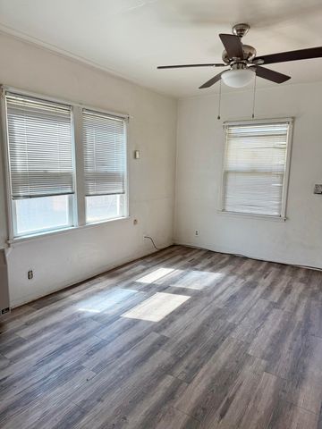 137 N H Street, Exeter, CA 93221