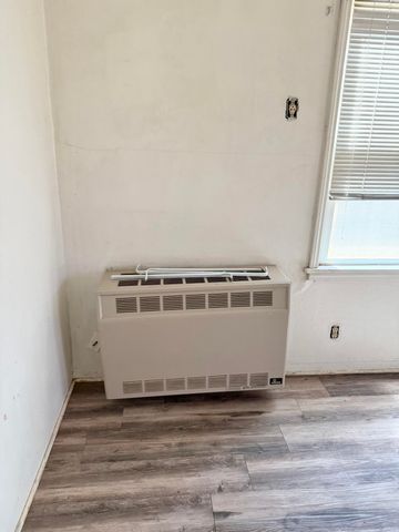 137 N H Street, Exeter, CA 93221