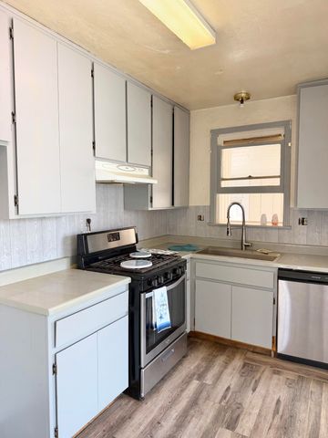 137 N H Street, Exeter, CA 93221