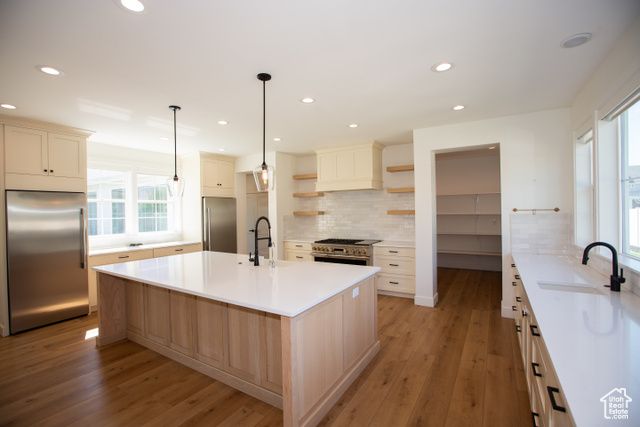 1952 W COMANCHE CIR, Farmington, UT 84025