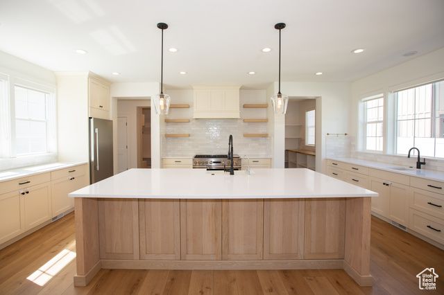 1952 W COMANCHE CIR, Farmington, UT 84025