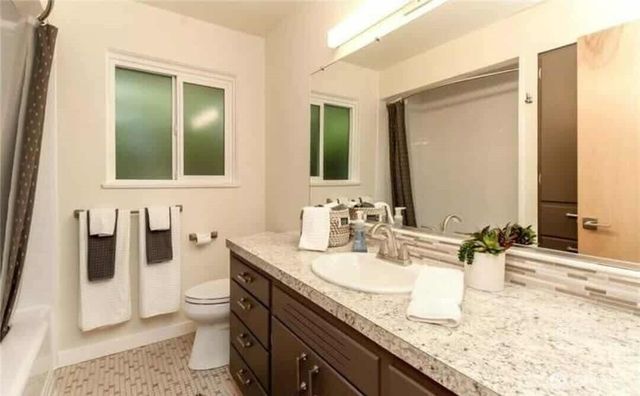 2525 Circle Drive E, Fife, WA 98424