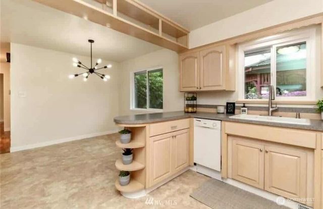 2525 Circle Drive E, Fife, WA 98424