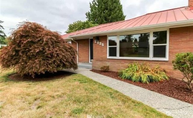 2525 Circle Drive E, Fife, WA 98424