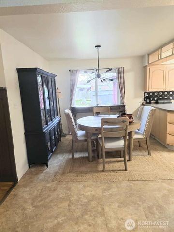 2525 Circle Drive E, Fife, WA 98424