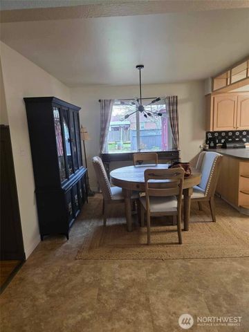 2525 Circle Drive E, Fife, WA 98424