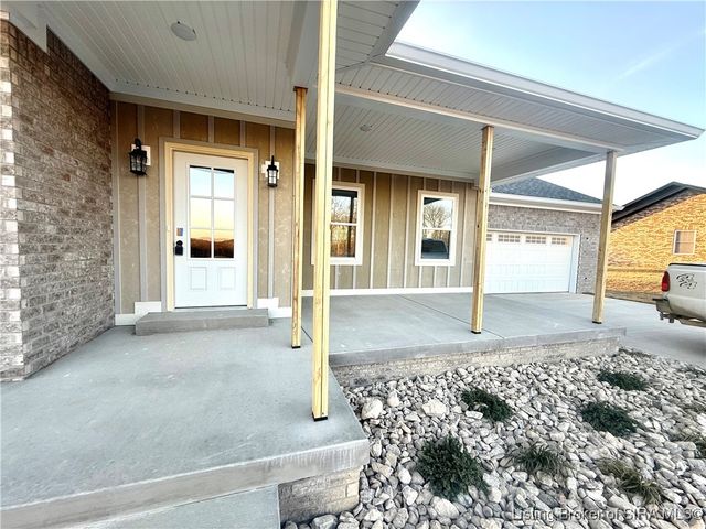 7531 E Brownstown Road, Henryville, IN 47126