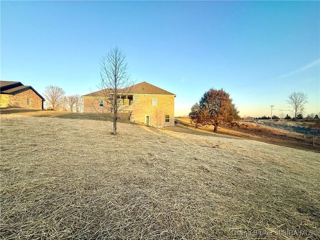 7531 E Brownstown Road, Henryville, IN 47126