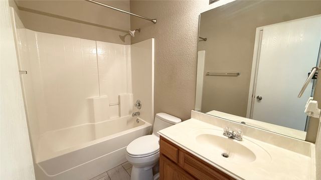 9904 Blue Bell Drive, Fort Worth, TX 76108