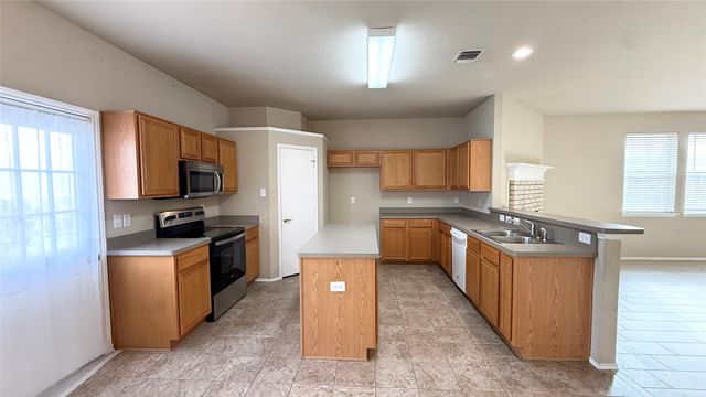 9904 Blue Bell Drive, Fort Worth, TX 76108