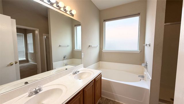 9904 Blue Bell Drive, Fort Worth, TX 76108