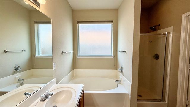 9904 Blue Bell Drive, Fort Worth, TX 76108