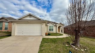 9904 Blue Bell Drive, Fort Worth, TX 76108