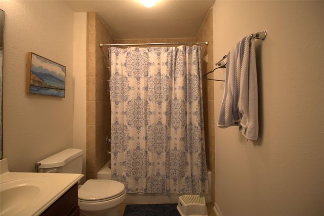 1231 Abigail Lane, Friendswood, TX 77546