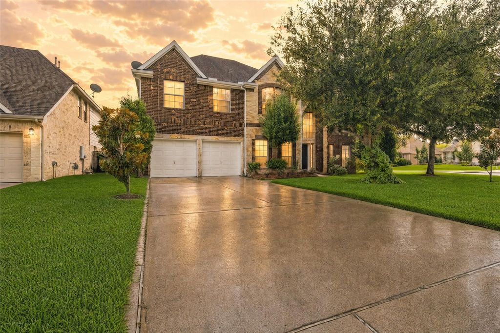 1231 Abigail Lane, Friendswood, TX 77546
