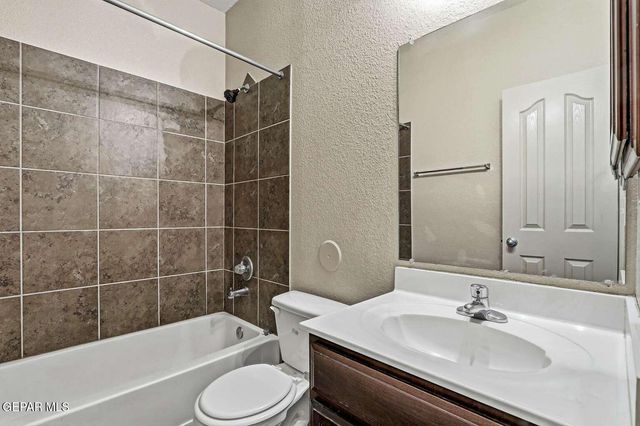 14218 N POINT Avenue, El Paso, TX 79938